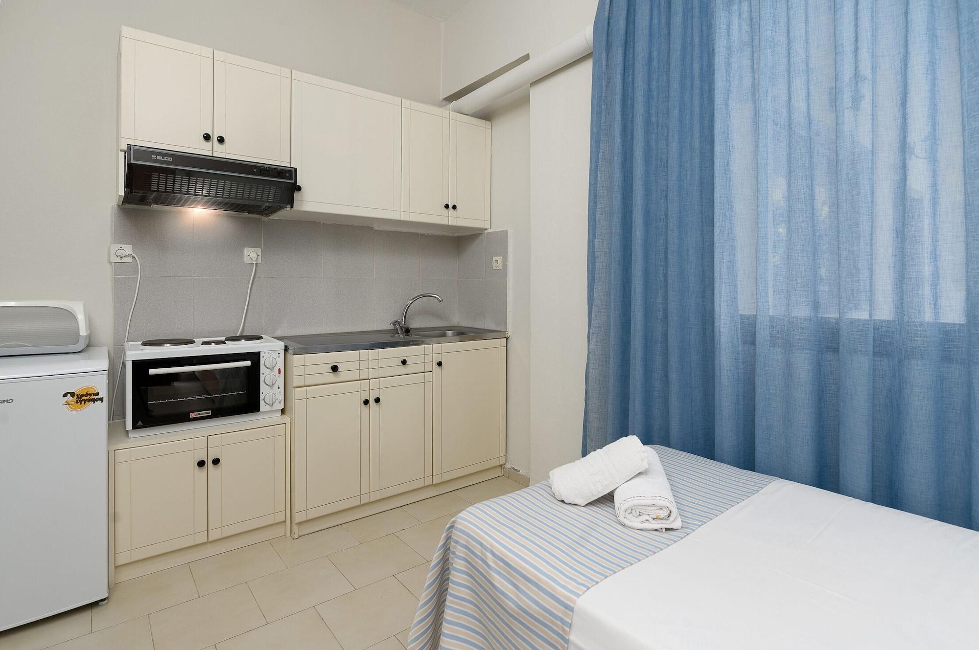 Anthos Apartments Плакиас Екстериор снимка