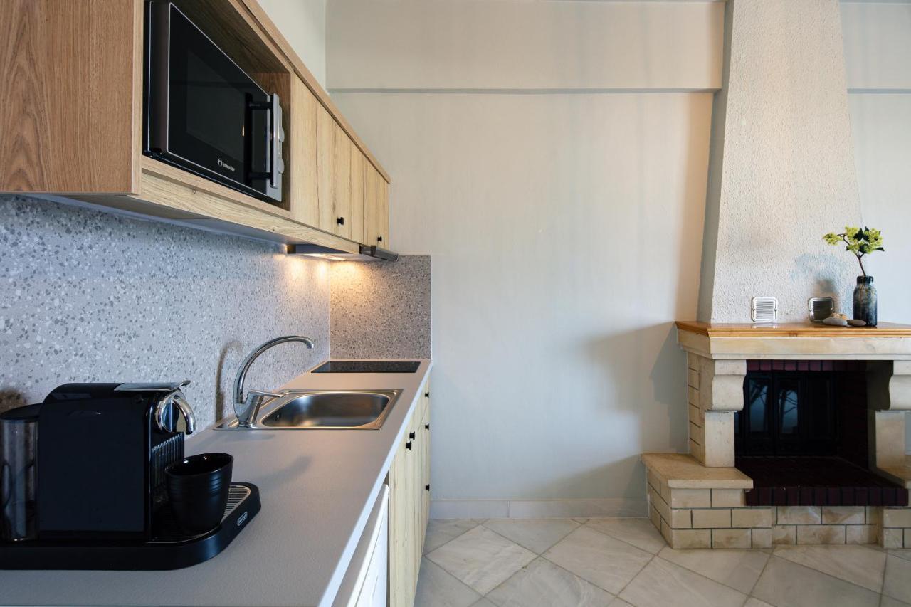Anthos Apartments Плакиас Екстериор снимка