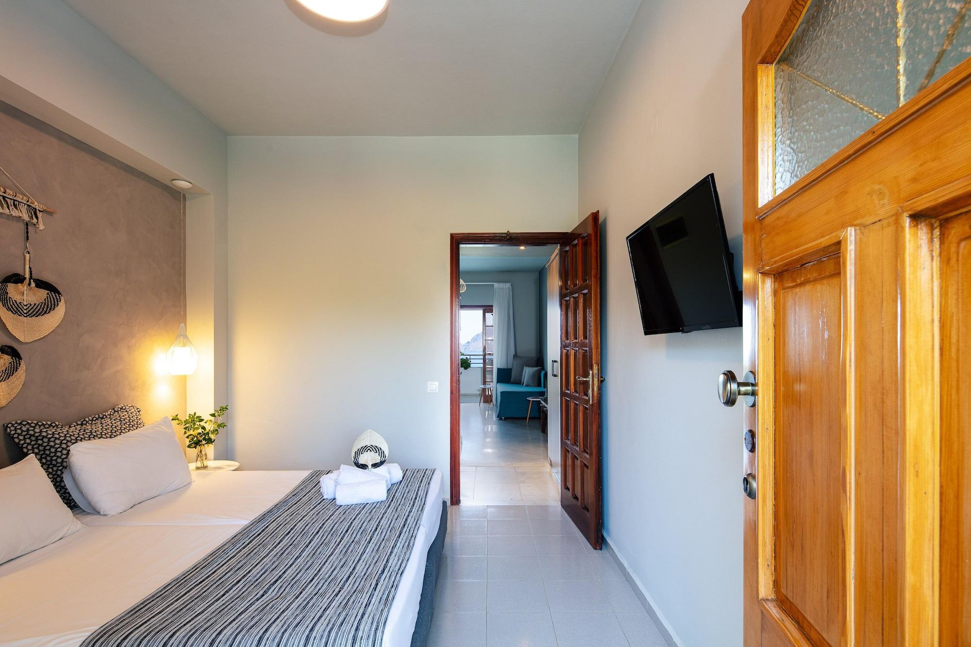 Anthos Apartments Плакиас Екстериор снимка