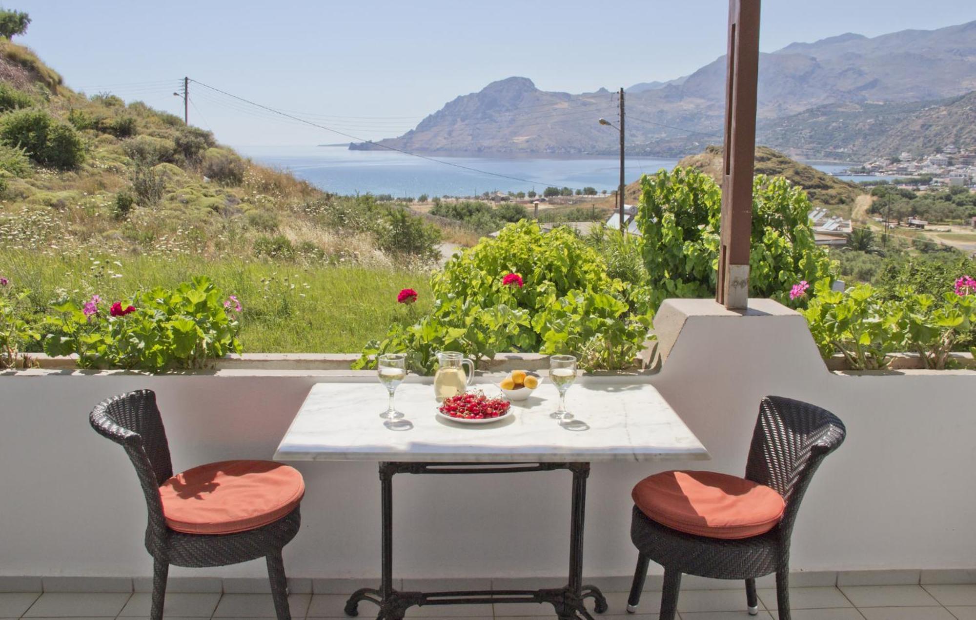 Anthos Apartments Плакиас Екстериор снимка
