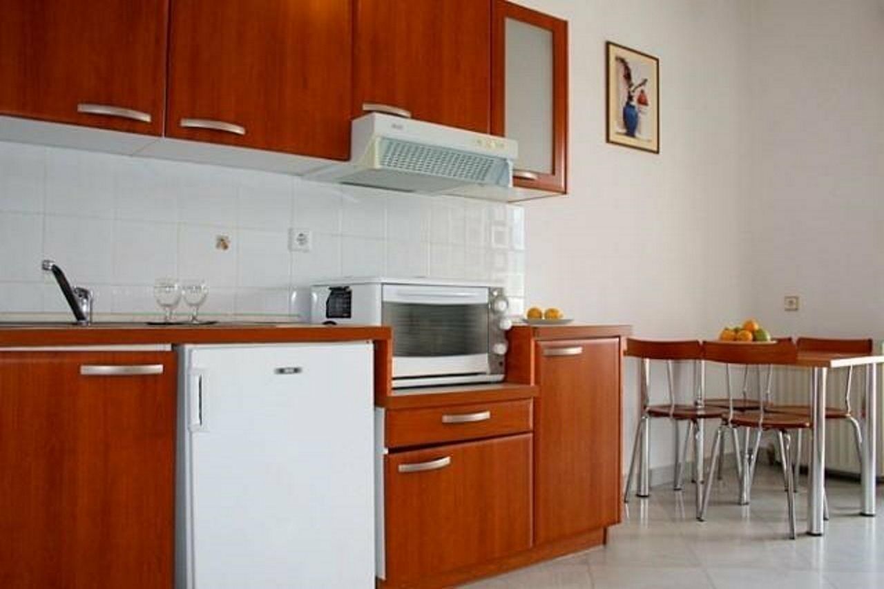 Anthos Apartments Плакиас Екстериор снимка