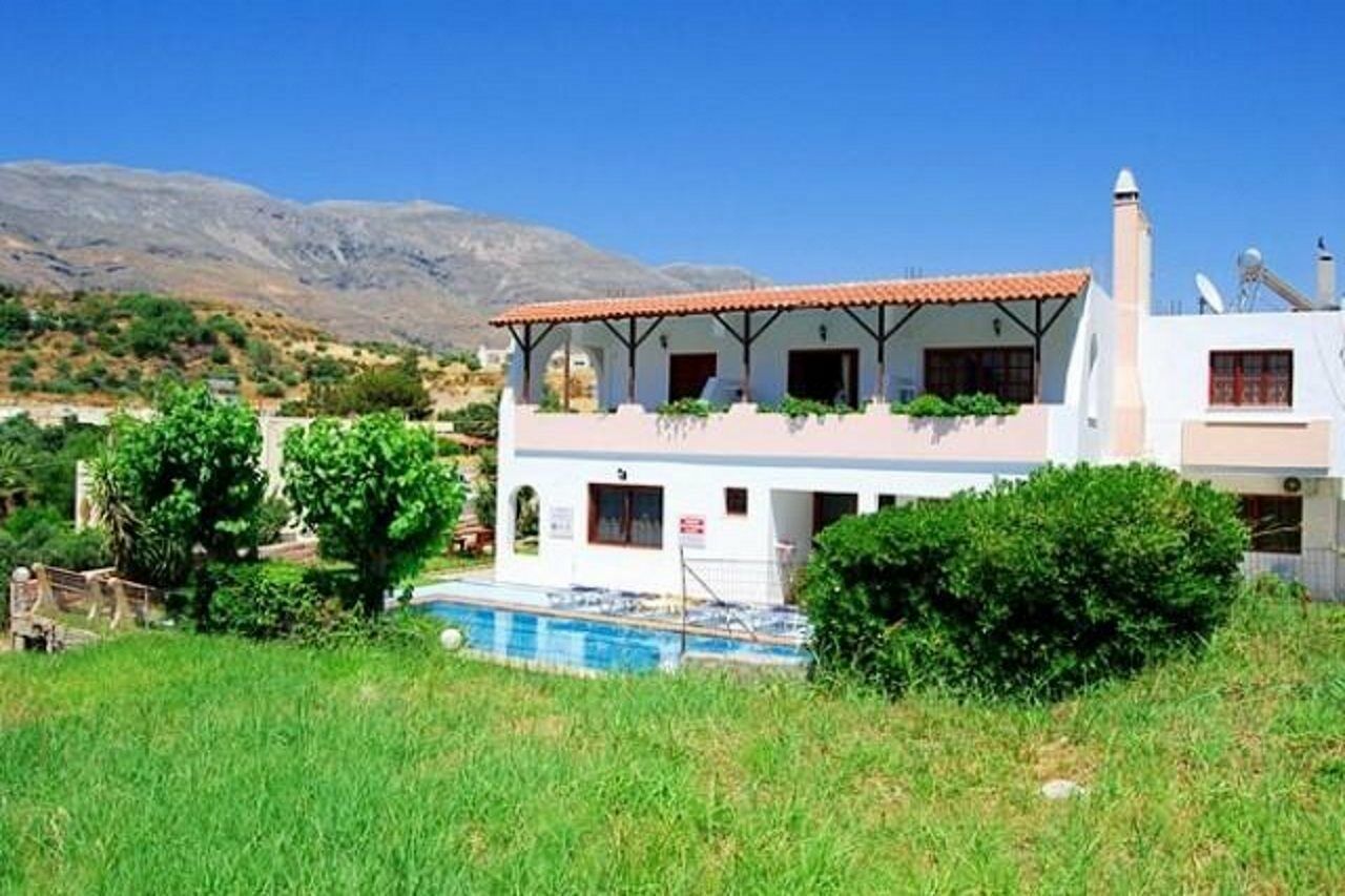 Anthos Apartments Плакиас Екстериор снимка